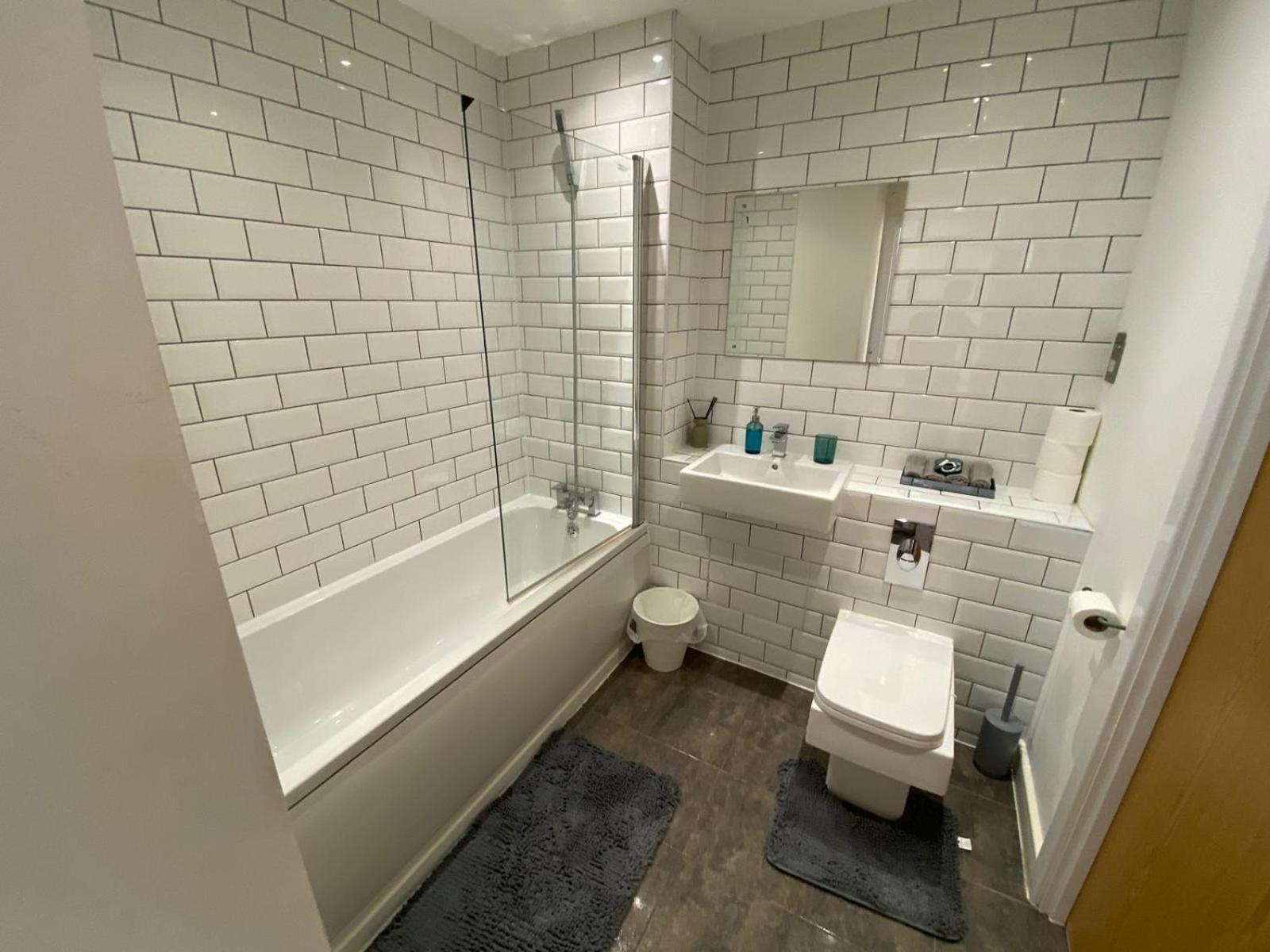 Deluxe Central Apartment - Fast Wifi- Utilitia Arena - Icc - Sea Life Centre Бирмингем Экстерьер фото